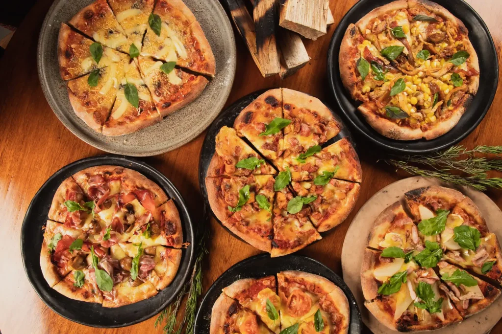 Movich Hotels splash menu pecai pizzas